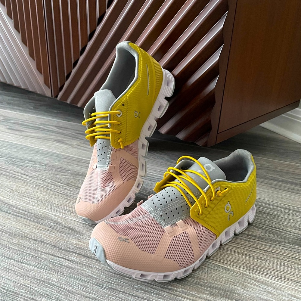 On Running Cloud Shoe 8.5 in Rare Pink & Yellow 50/50 Design